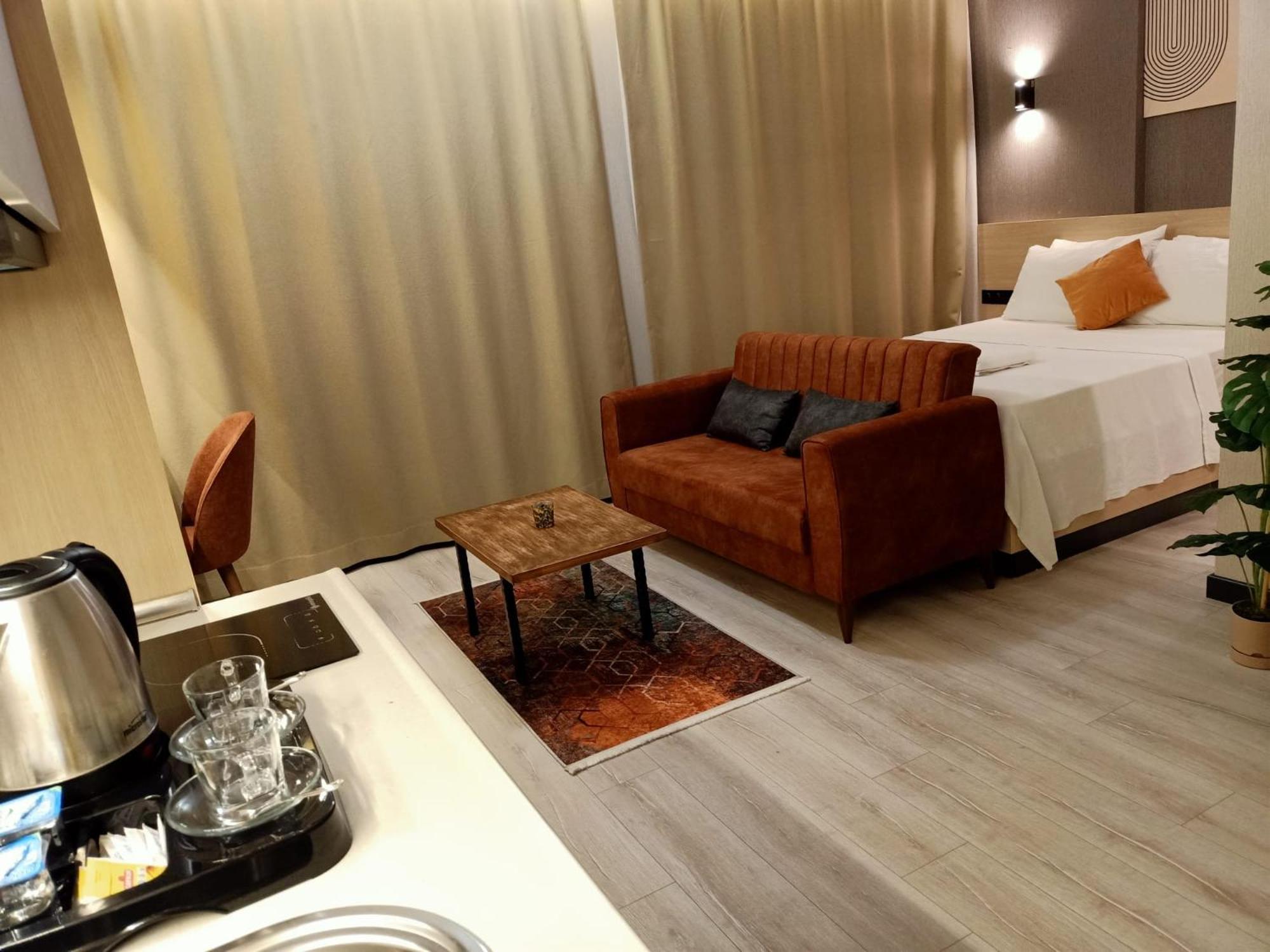 Falcon Palas Otel Истанбул Екстериор снимка